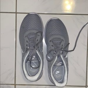 Nike Tanjun Shoe